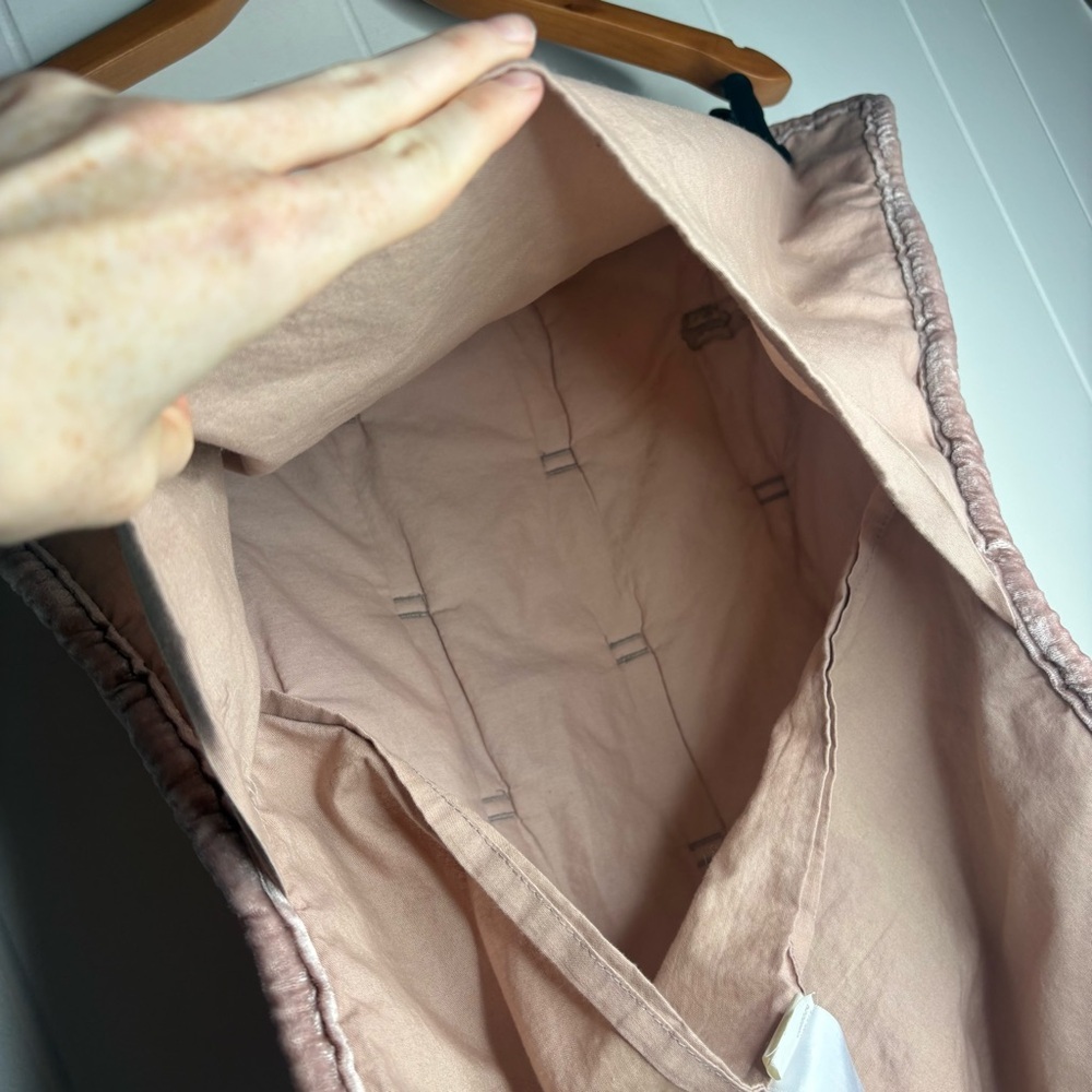 West Elm Dusty Pink Velvet Quilted Pillow Sham Pillow Case Standard Girly Preppy - Picture 10 of 10